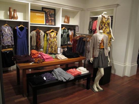 Comment créer un design de qualité pour un magasin de vêtements pour femmes?