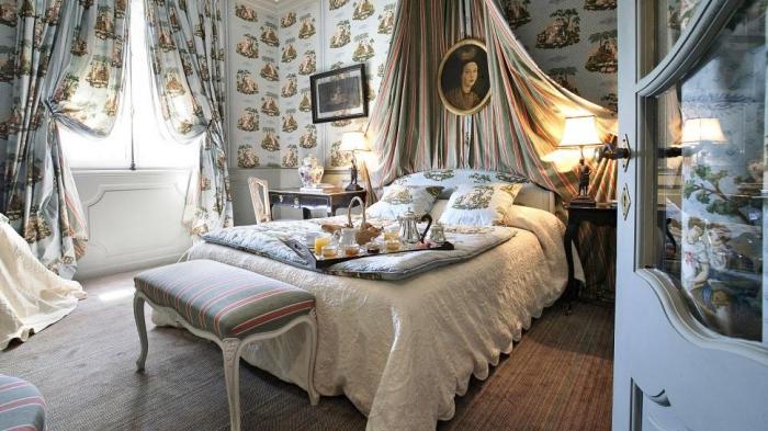 Style Provence à l'intérieur de la chambre à coucher - une solution à la mode
