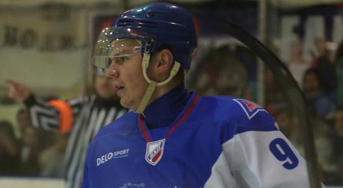 L'attaquant russe Mikhaïlov Dmitry: l'histoire de carrière du joueur de hockey